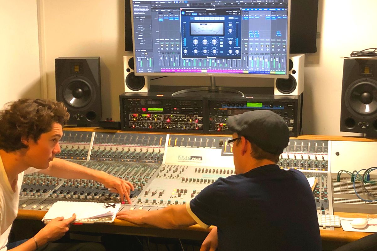 Music production, sound engineering and DJ courses in London